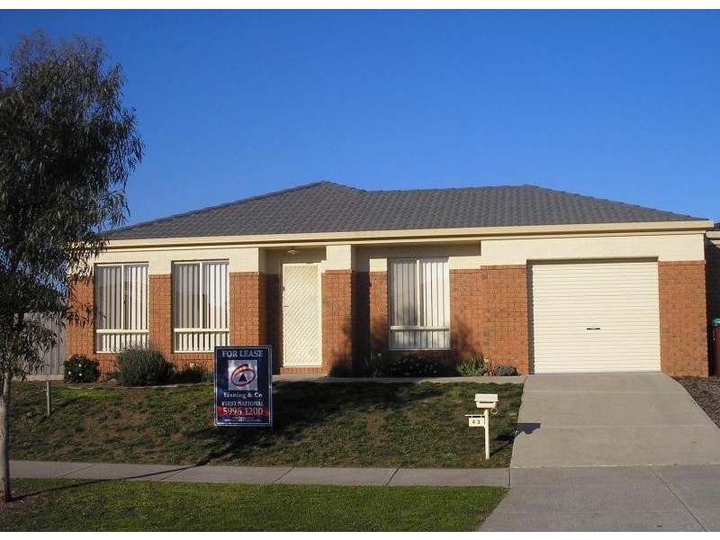 43 Miralie Way, Cranbourne VIC 3977