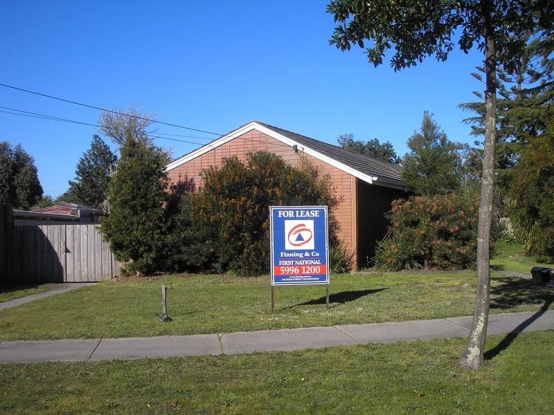 14 Valerie Drive, Cranbourne VIC 3977