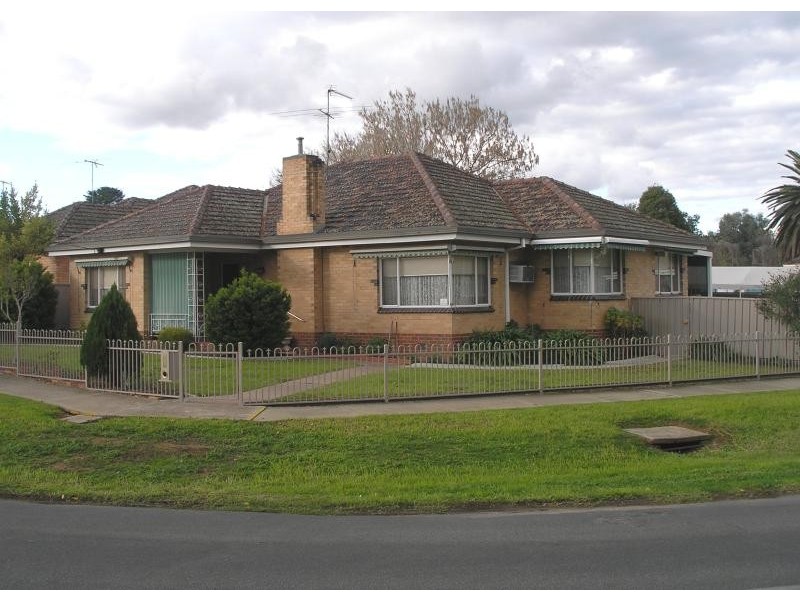 2 Moore Street, Wangaratta VIC 3677