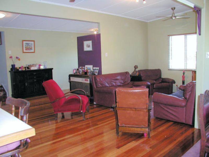 4 Hayes Avenue, Bucasia QLD 4750