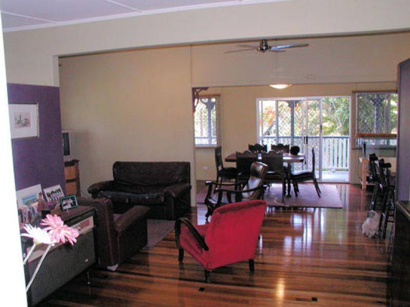 4 Hayes Avenue, Bucasia QLD 4750