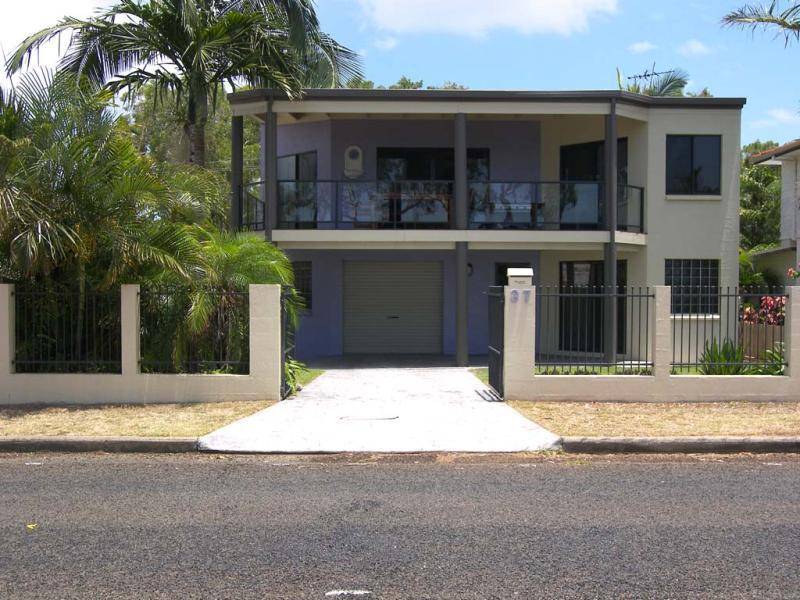 37 Slade Esplanade, Slade Point QLD 4740