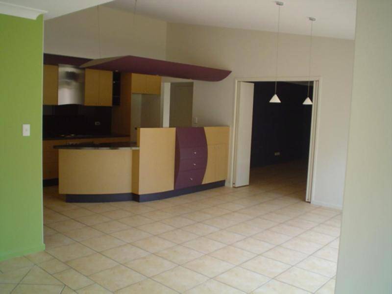 27 Beachside Place, Shoal Point QLD 4750