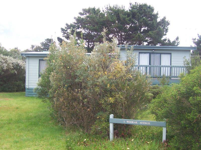 1 Woorak Avenue, Venus Bay VIC 3956