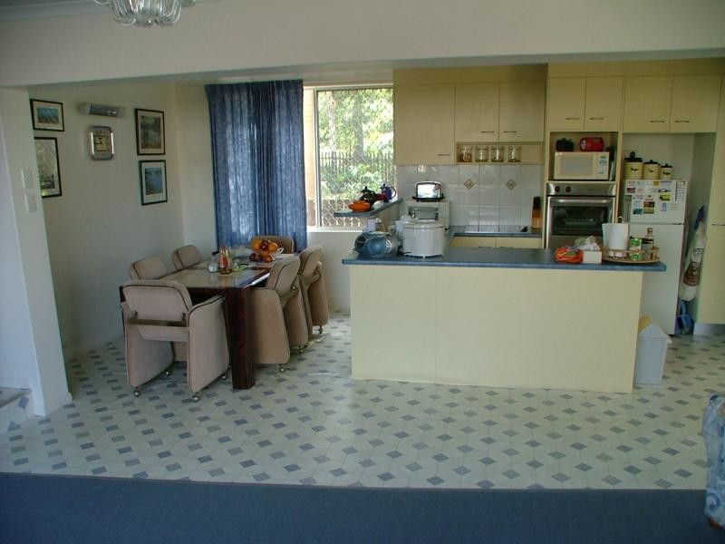 4 Atkinson Road, Bli Bli QLD 4560