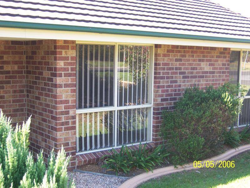 8 Harbour Boulevard, Bomaderry NSW 2541