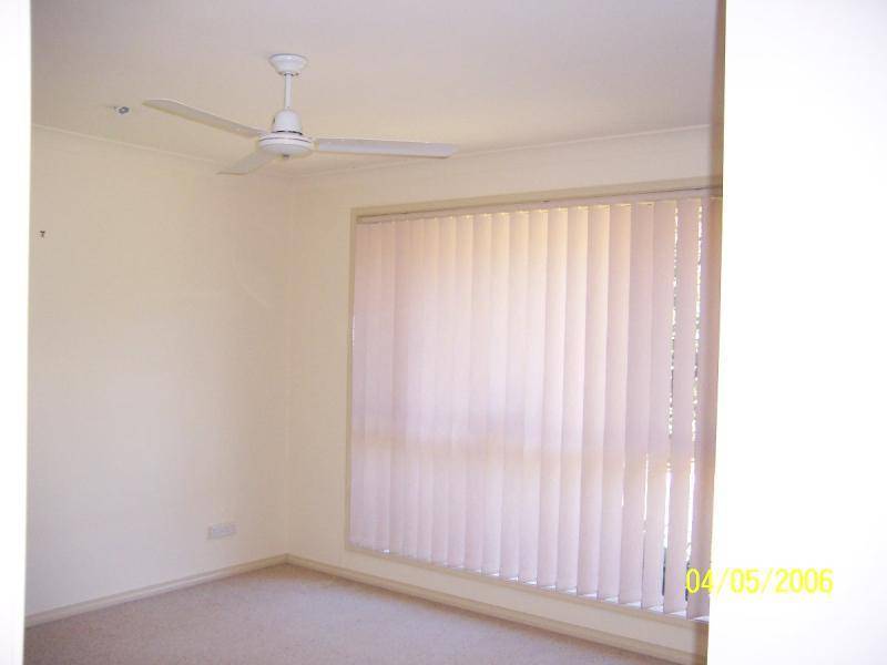 8 Harbour Boulevard, Bomaderry NSW 2541