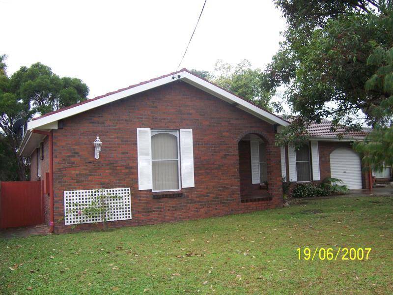 6 Amalfi Crescent, Nowra NSW 2541