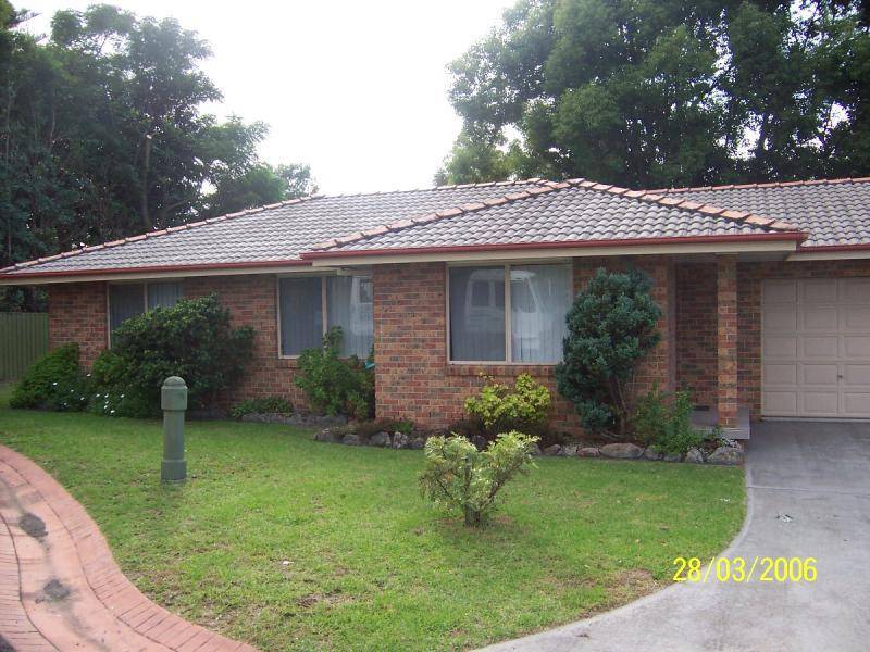 4 Herbert Close, Bomaderry NSW 2541