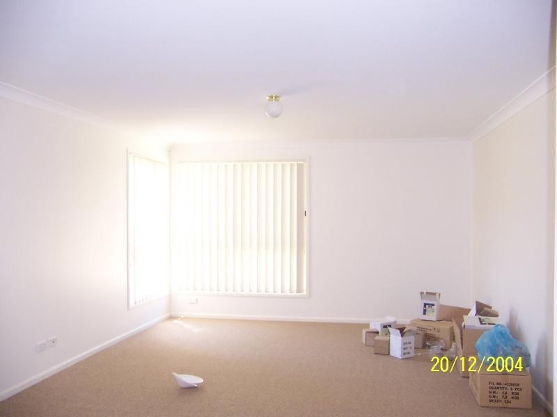 8 Emerald Drive, Meroo Meadow NSW 2540