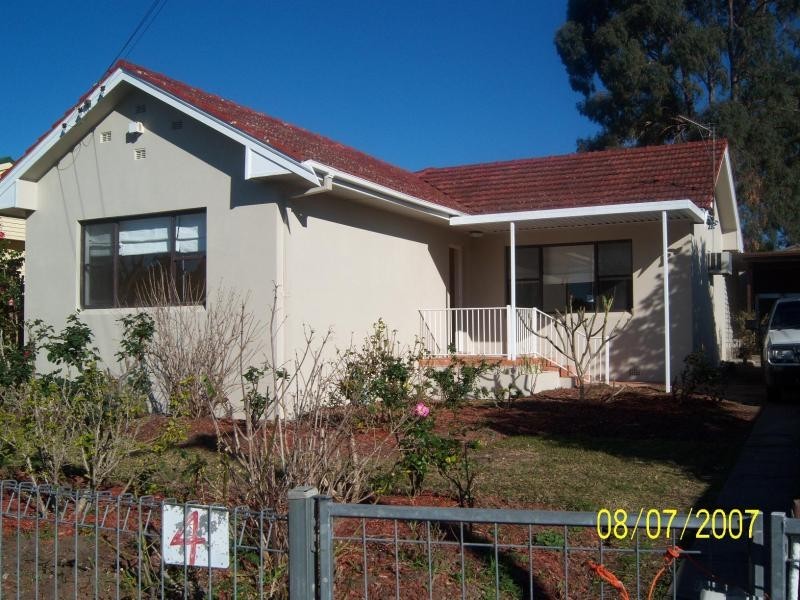 4 Ernest Street, Nowra NSW 2541