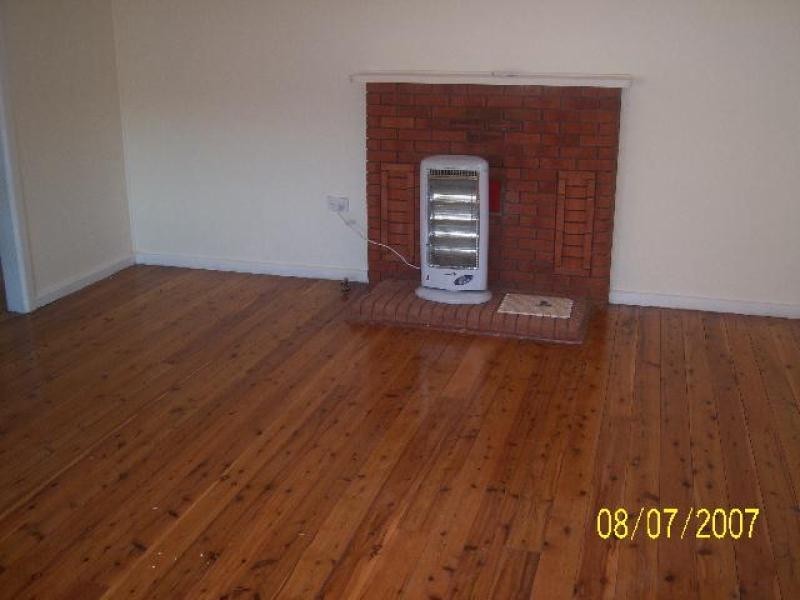 4 Ernest Street, Nowra NSW 2541