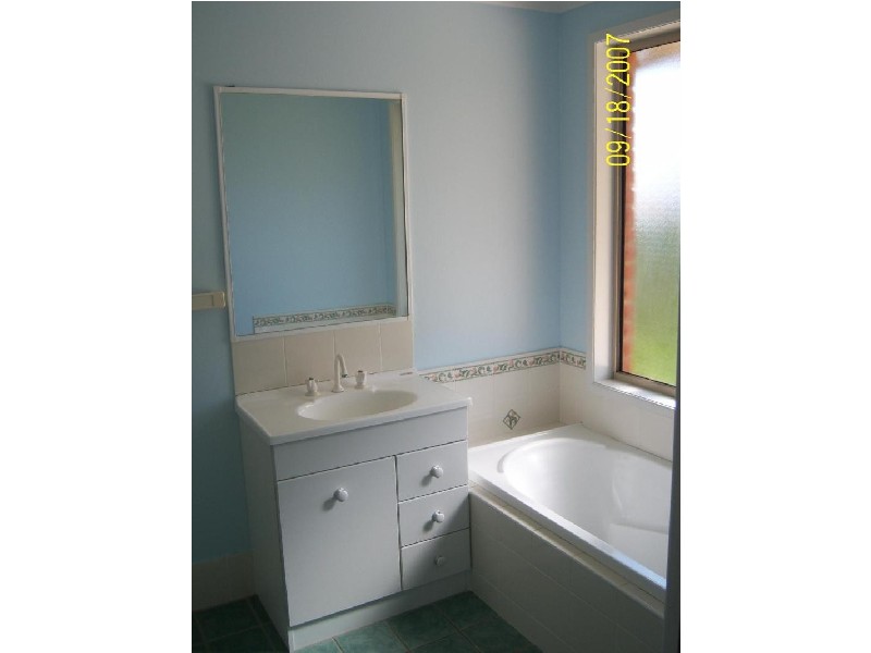 24 Lightwood Drive, West Nowra NSW 2541