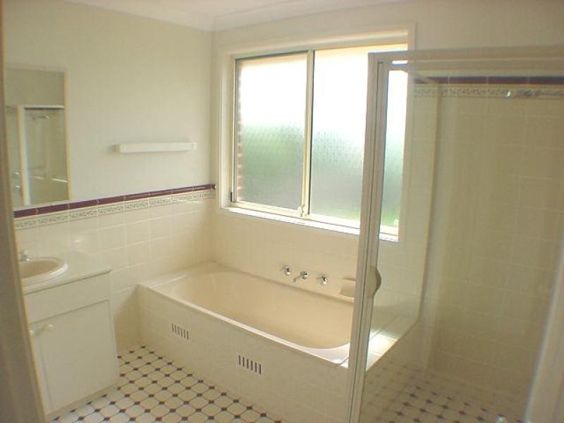 24 Illawarra Circuit, Worrigee NSW 2540