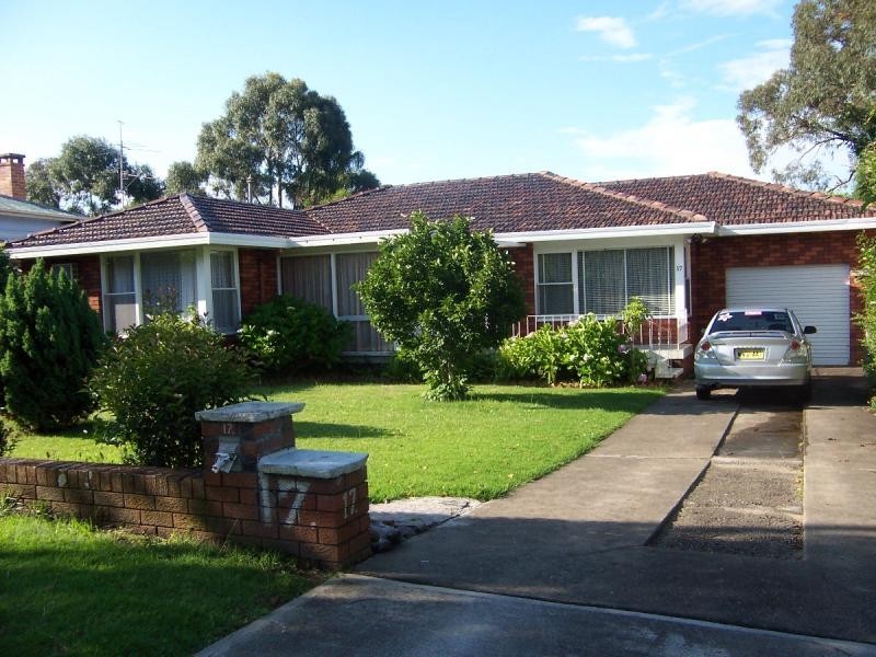17 Huxley Street, Nowra NSW 2541