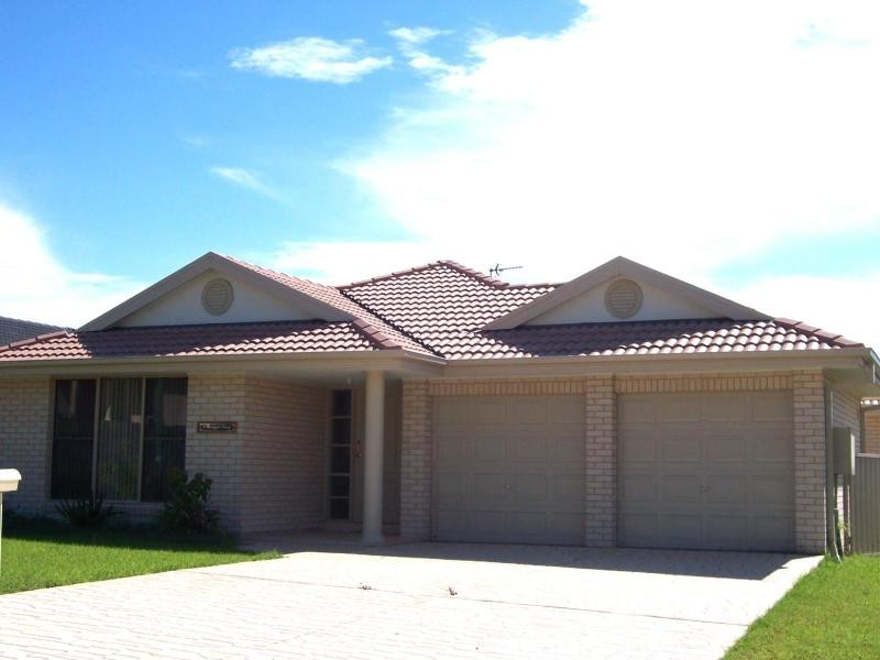 8 Warrigal Street, Worrigee NSW 2540