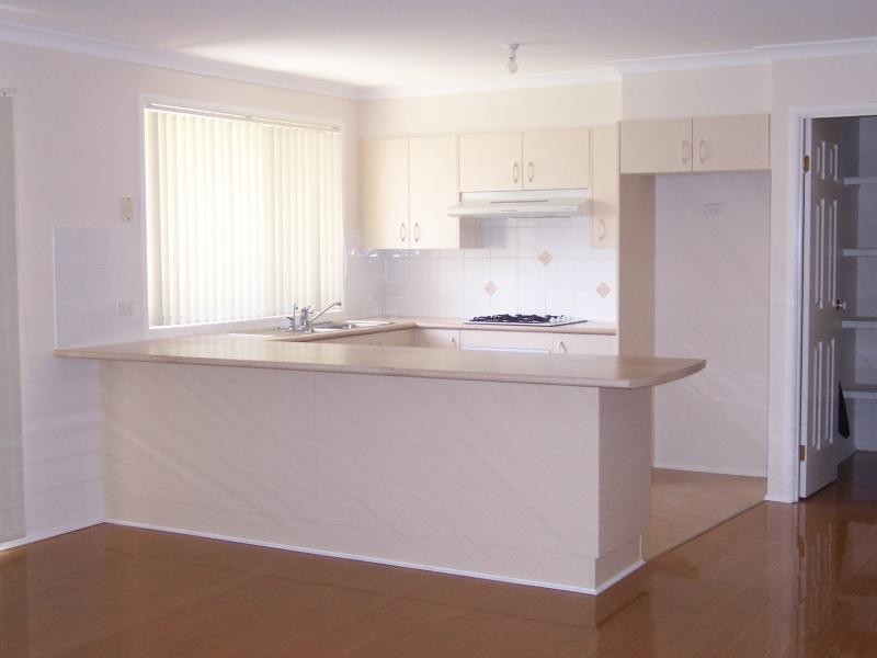 8 Warrigal Street, Worrigee NSW 2540