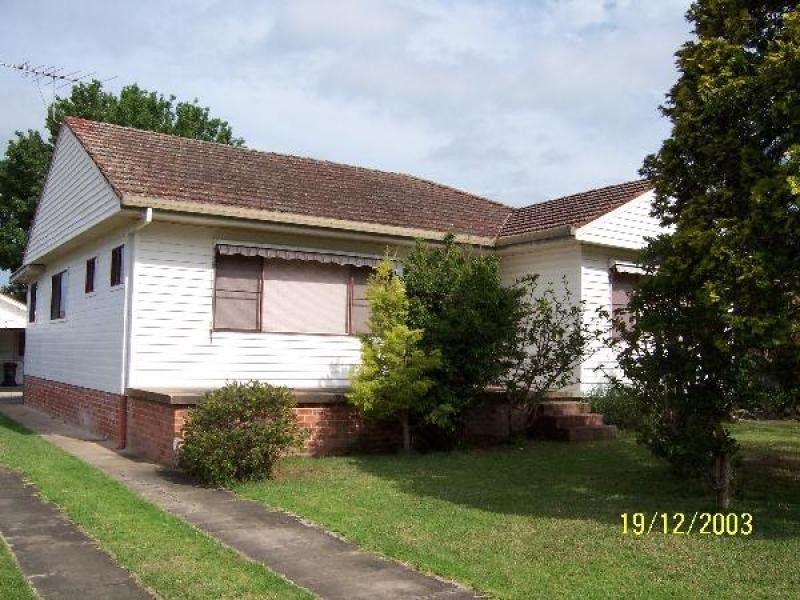 32 Colyer Avenue, Nowra NSW 2541