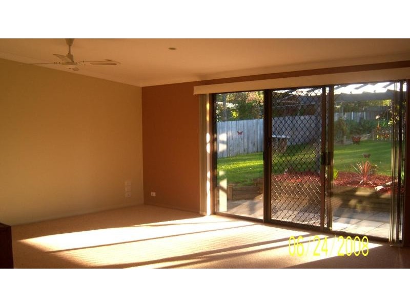 11 Dalwah Street, Bomaderry NSW 2541