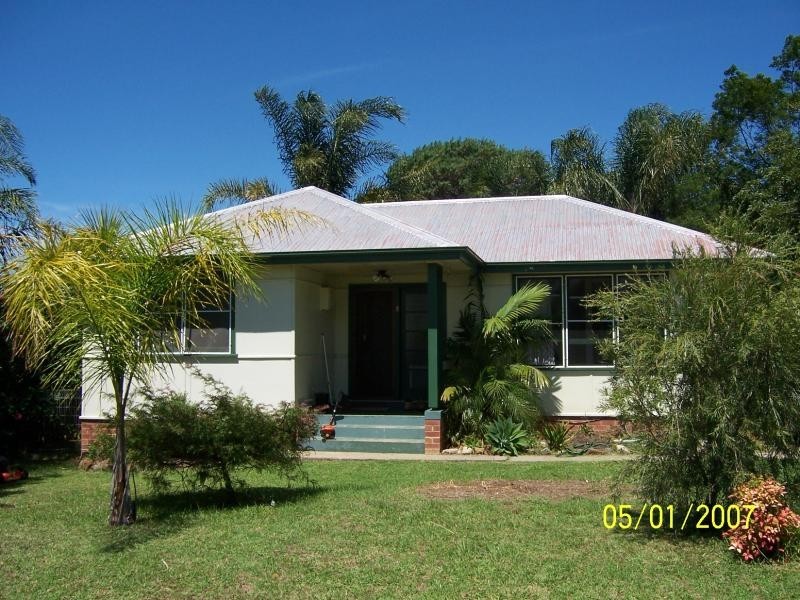 2 Young Avenue, Nowra NSW 2541
