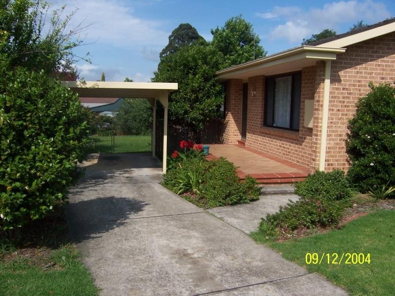 37 Yeovil Drive, Bomaderry NSW 2541