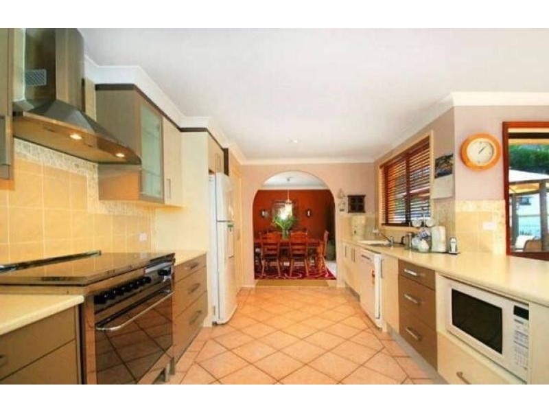 3 Dana Close, Wyoming NSW 2250