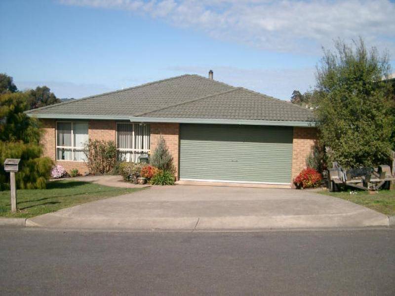 10 Warralong Court, Leongatha VIC 3953