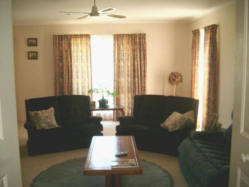 4 Clinton Court, Leongatha VIC 3953