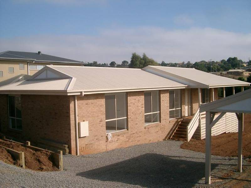 9 Laura Grove, Leongatha VIC 3953