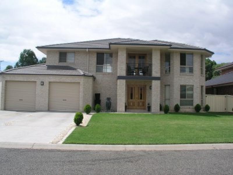 27 North Meadow Drive, Grafton NSW 2460