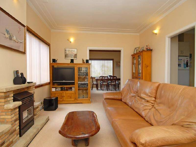 124 Warringah Road, Narraweena NSW 2099