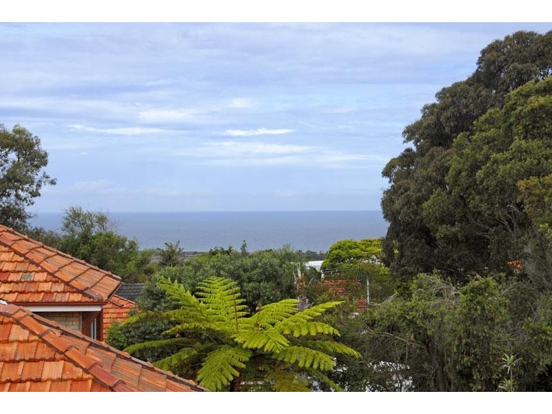10 Greenwood Avenue, Narraweena NSW 2099