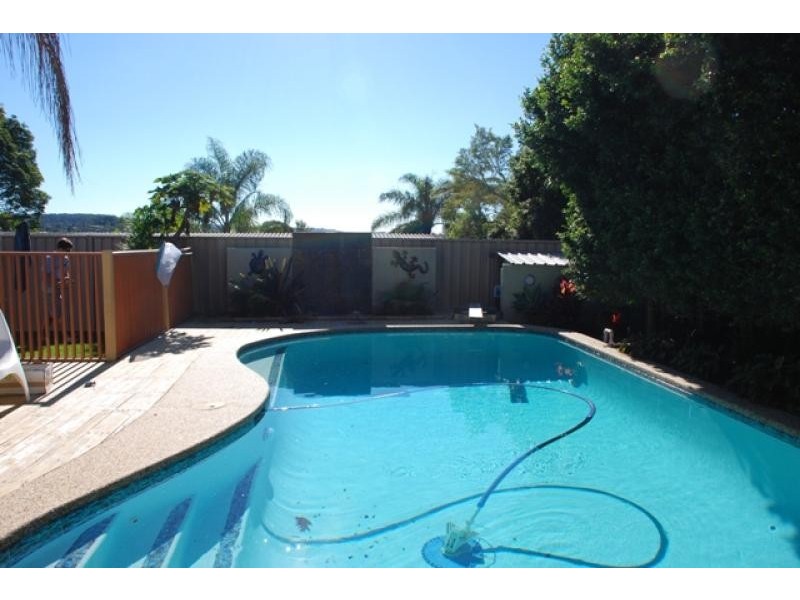 128 Parr Parade, Narraweena NSW 2099