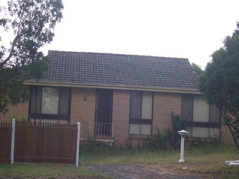 25 Ardrossan Crescent, St Andrews NSW 2566