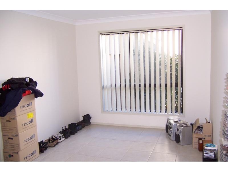 8 Hampstead Place, Campbelltown NSW 2560