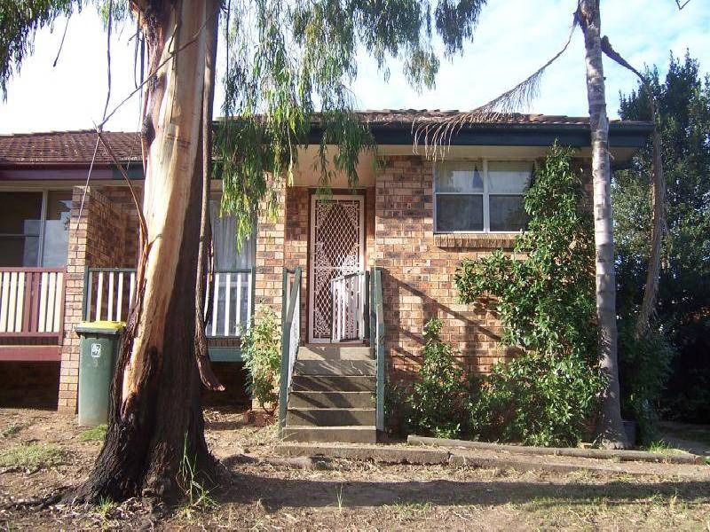 8 Missouri Street, Kearns NSW 2558