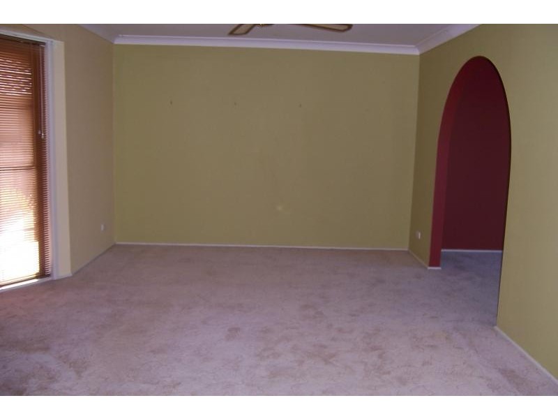 6 Solero Place, Eschol Park NSW 2558