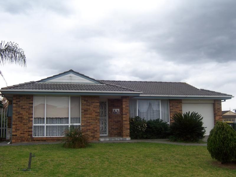 4 Cobourg Place, Bow Bowing NSW 2566