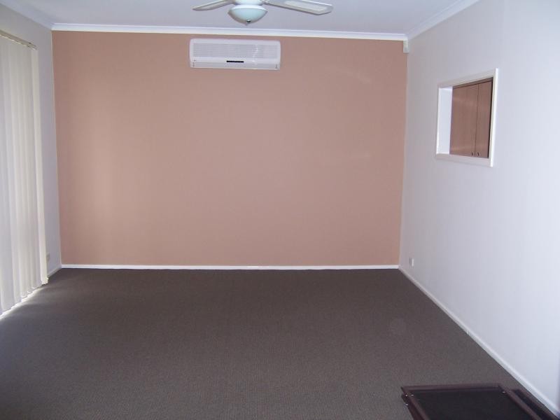 12 Inverness Place, St Andrews NSW 2566