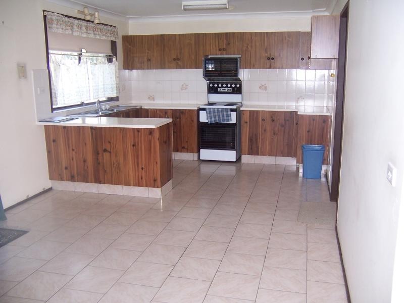 16 Maxwell Street, Macquarie Fields NSW 2564