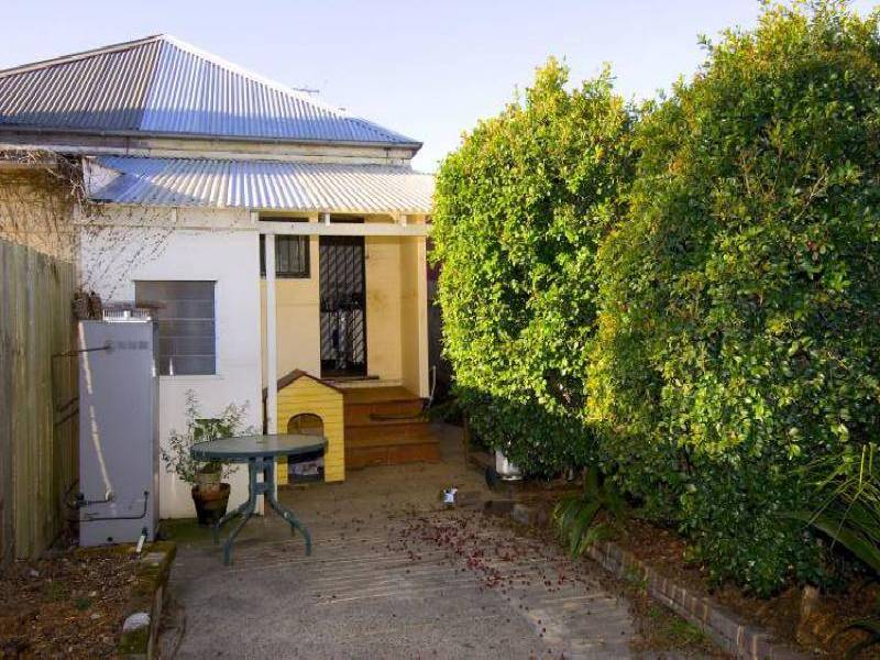 8 Park Road, Sydenham NSW 2044