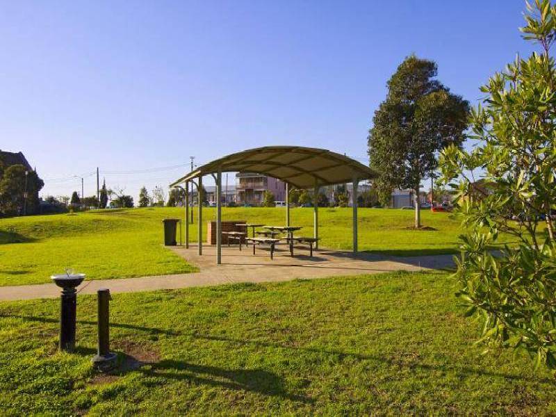 8 Park Road, Sydenham NSW 2044