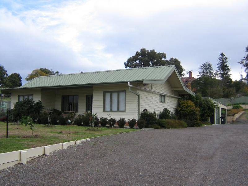 40 Baird Street, Dungog NSW 2420