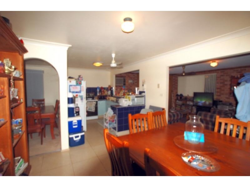 7 Maxwell Street, Macquarie Fields NSW 2564