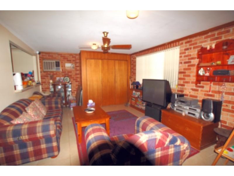 7 Maxwell Street, Macquarie Fields NSW 2564