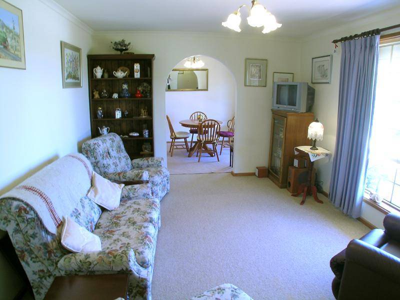 18 Quailo Avenue, Hallett Cove SA 5158