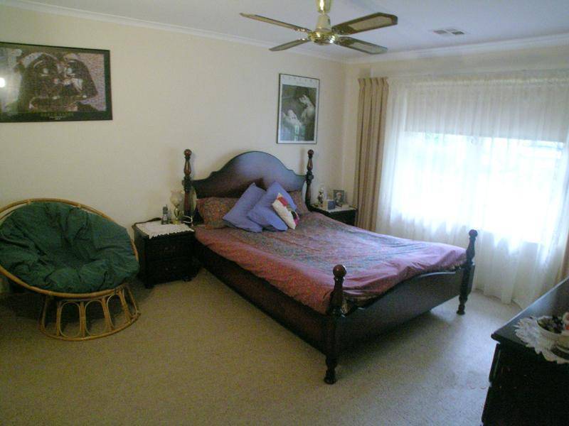 11 Roundaway Crescent, O’halloran Hill SA 5158
