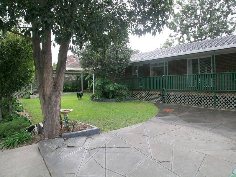 11 Roundaway Crescent, O’halloran Hill SA 5158