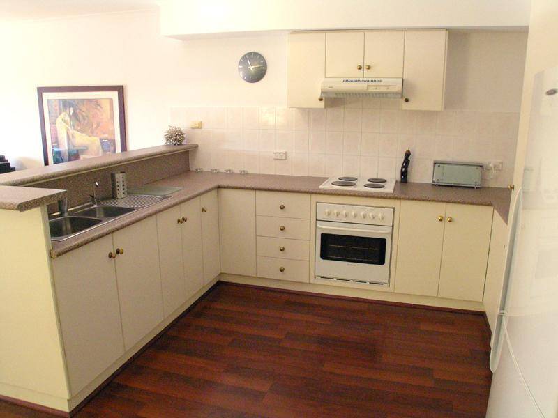 4 Abbey Road, Mitchell Park SA 5043