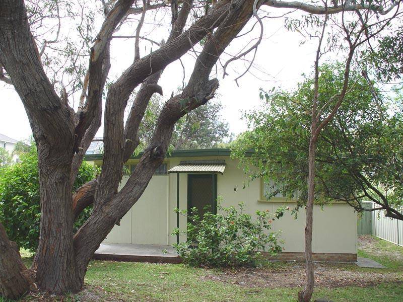8 Bennett Street, Hawks Nest NSW 2324
